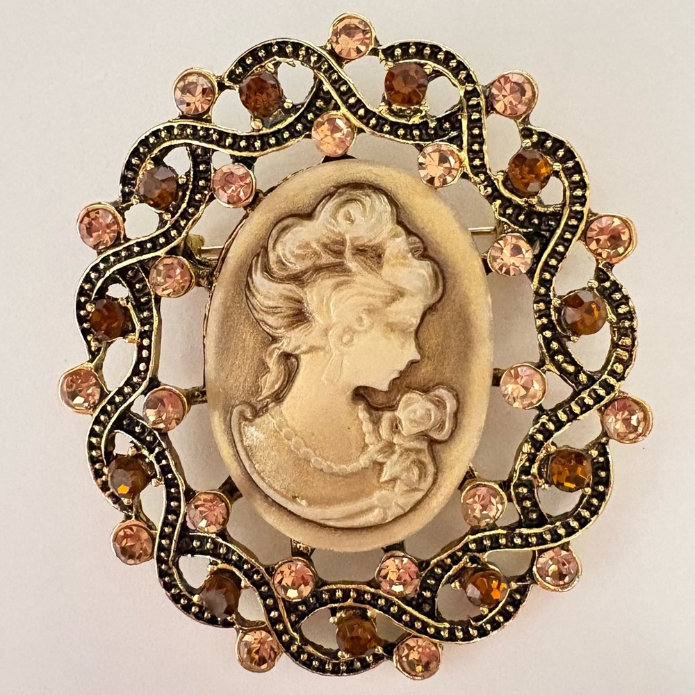 Vintage inspired Cameo Brooch with Rhinestones